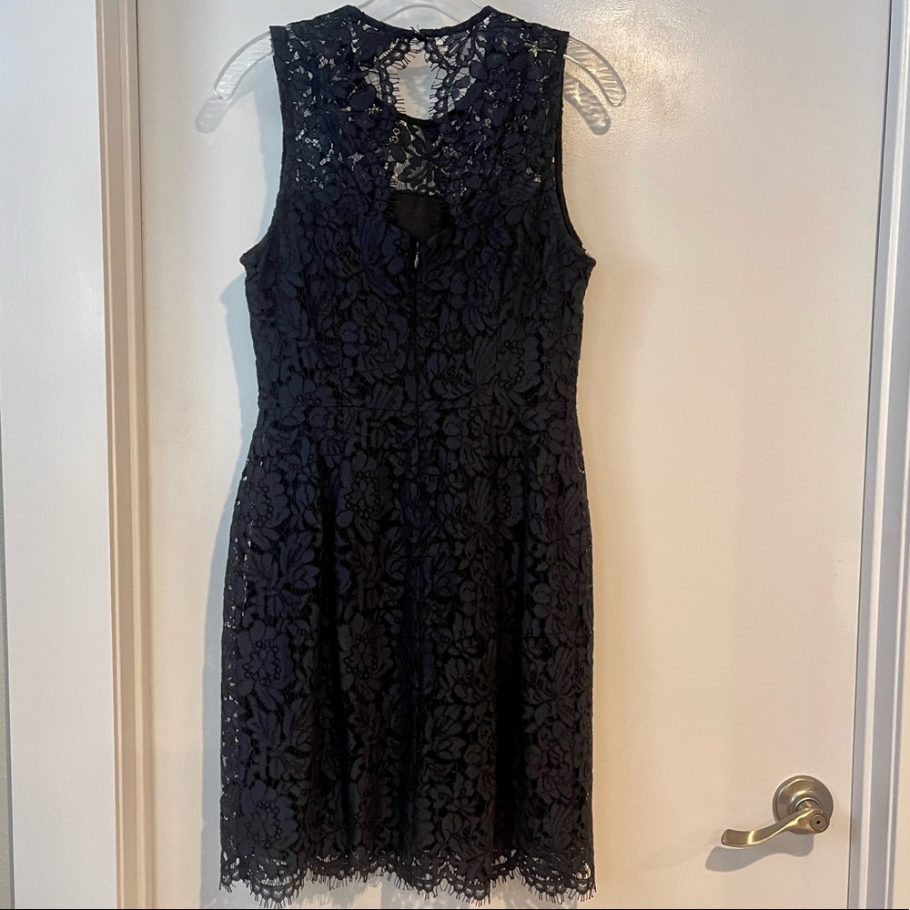 NWT. Banana Republic Factory Lace Sheath Dress. Navy Blue. 8P.